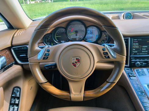 Used 2015 Porsche Panamera S RWD image 7