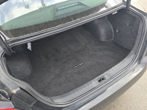 Used 2024 Nissan Altima 2.5 SV image 14