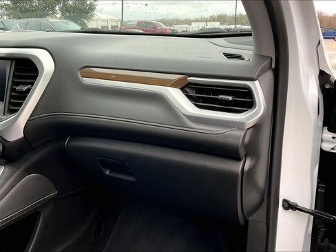 Used 2023 GMC Acadia SLE w/ Driver Convenience Package image 23