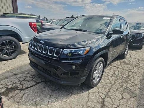 Used 2022 Jeep Compass Latitude w/ Convenience Group image 2