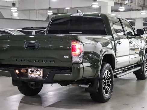 Used 2022 Toyota Tacoma TRD Sport RWD image 4