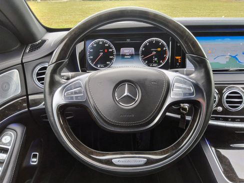Used 2017 Mercedes-Benz S 550 Sedan image 21