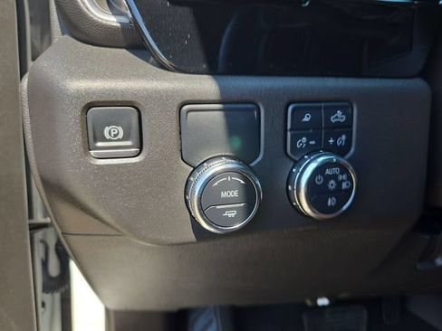 Used 2025 GMC Sierra 1500 SLT RWD image 17