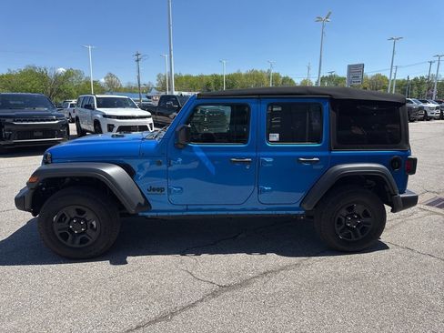 Used 2024 Jeep Wrangler Unlimited Sport AWD/4WD image 10