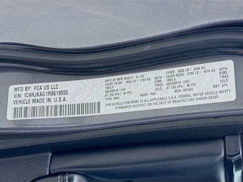 Used 2024 Jeep Grand Cherokee L Laredo image 34