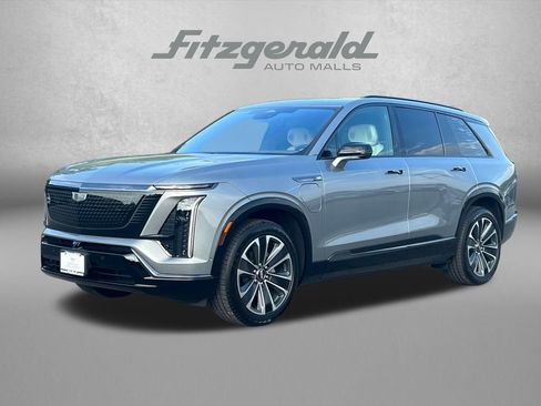 Used 2026 Cadillac Vistiq Sport w/ LPO, Floor Liner Package AWD/4WD image 2