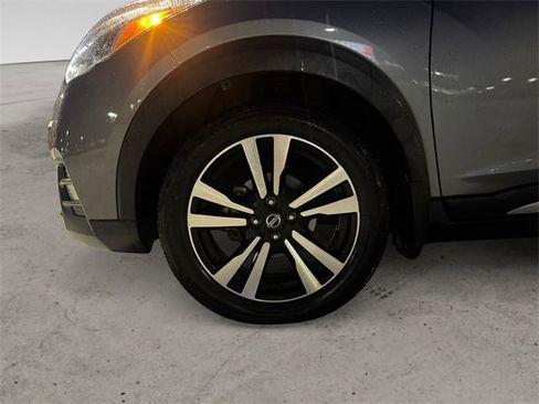 Used 2020 Nissan Kicks SR w/ SR Premium Package image 14