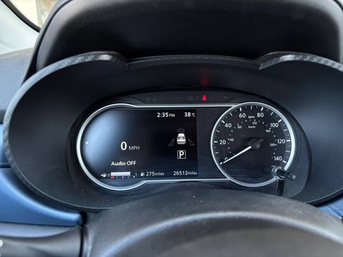Used 2025 Nissan Versa SV FWD image 39