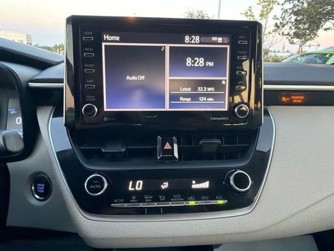 Used 2021 Toyota Corolla LE w/ LE Premium Package FWD image 31