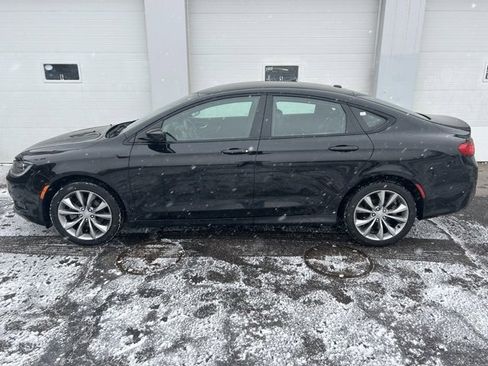 Certified 2016 Chrysler 200 S w/ Comfort Group image 3