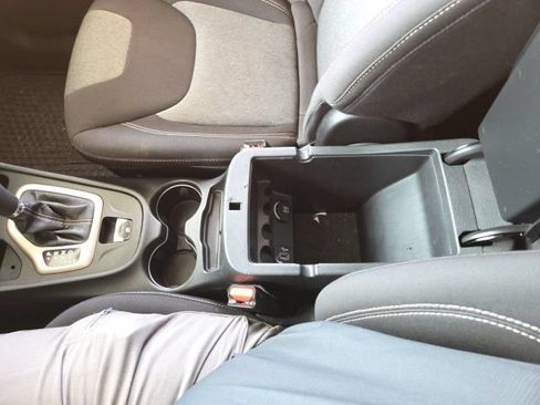 Used 2014 Jeep Cherokee Latitude w/ Cold Weather Group FWD image 62