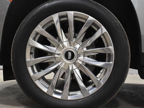 Certified 2023 Cadillac Escalade ESV Premium Luxury AWD/4WD image 33