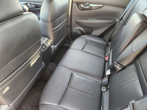 Used 2022 Nissan Rogue Sport SV image 29