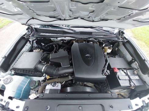 Used 2023 Toyota Tacoma SR5 RWD image 31