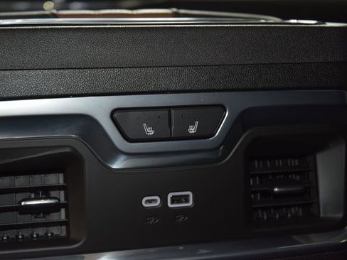 Used 2024 Chevrolet Silverado 1500 High Country w/ Technology Package image 46