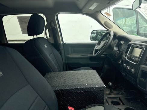 Used 2017 RAM 2500 Tradesman w/ Chrome Appearance Group image 5