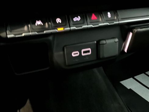 Used 2022 Chevrolet Silverado 1500 Custom AWD/4WD image 15