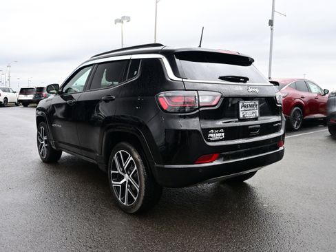 Used 2024 Jeep Compass Limited w/ Elite Group image 6