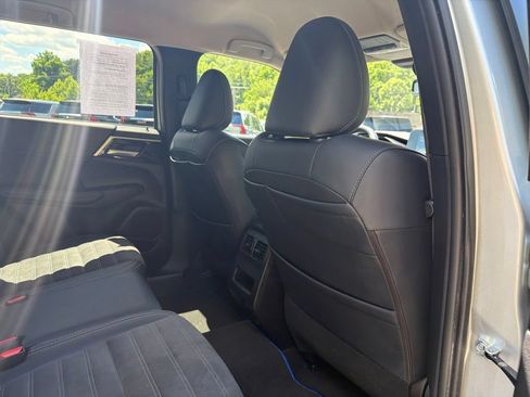 Used 2024 Mitsubishi Outlander 4WD Plug-In Hybrid image 20