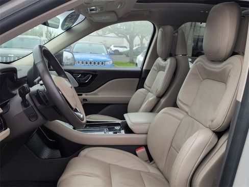 Used 2023 Lincoln Aviator Reserve w/ Equipment Group 201A image 13