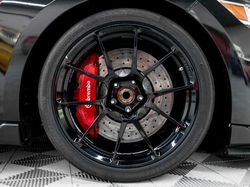 Used 2017 Ford Mustang Shelby GT350R w/ GT350R Equipment Group 920A RWD image 34