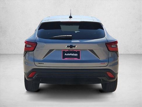 Used 2024 Chevrolet Trax RS FWD image 7
