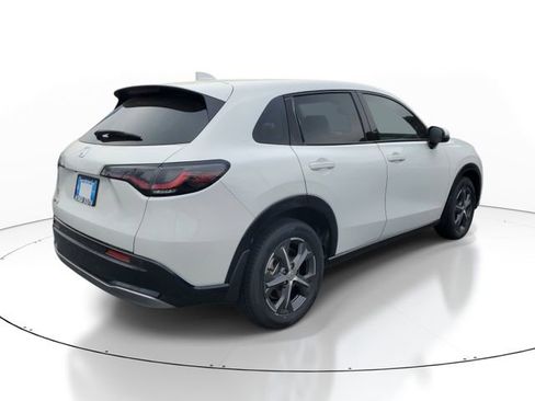 Certified 2024 Honda HR-V EX-L image 6