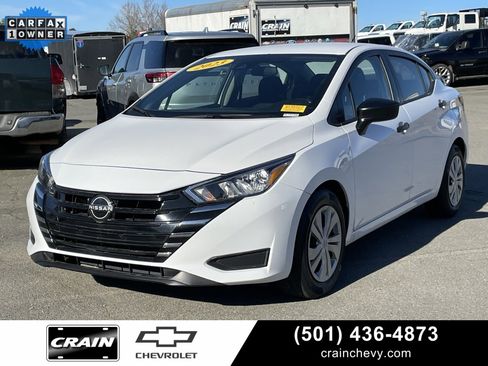 Used 2023 Nissan Versa S image 3