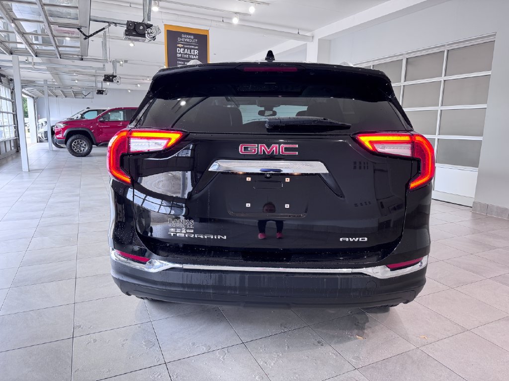 Certified 2022 GMC Terrain SLT AWD/4WD image 6