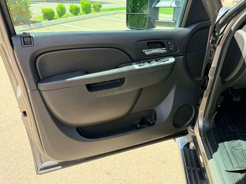 Used 2014 Chevrolet Silverado 3500 LTZ w/ LTZ Plus Package image 13