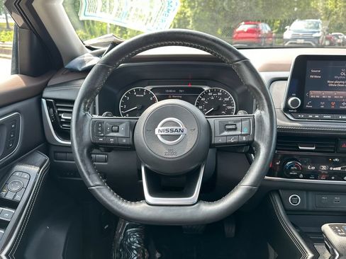 Used 2021 Nissan Rogue SL AWD/4WD image 12