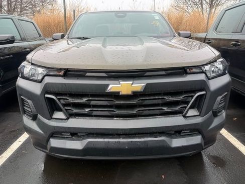 Used 2023 Chevrolet Colorado W/T image 2