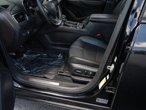 Used 2024 Chevrolet Equinox Premier FWD image 18