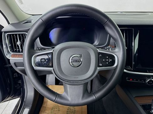 Used 2025 Volvo V60 B5 Cross Country Plus AWD/4WD image 12