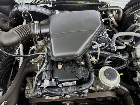 Used 2020 Toyota Tacoma SR image 34