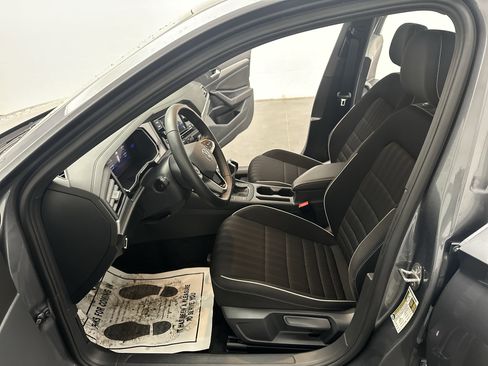 Used 2024 Volkswagen Jetta Sport image 15