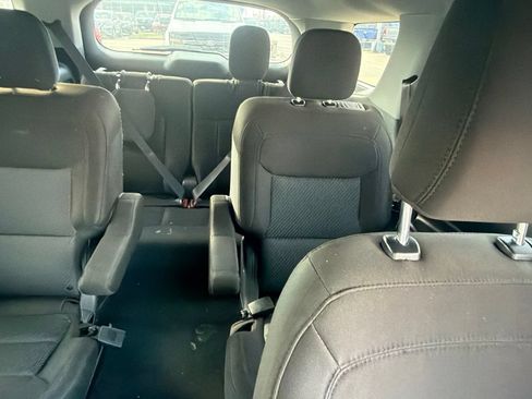 Used 2022 Ford Explorer XLT RWD image 8
