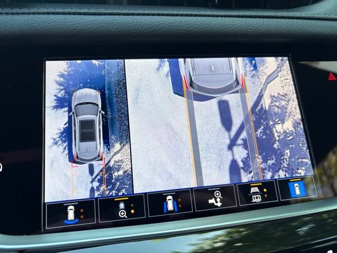 New 2026 Cadillac XT5 Sportv w/ LPO, Floor Liner Package AWD/4WD image 27