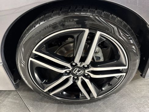 Used 2017 Honda Accord Sport image 12
