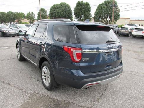 Used 2017 Ford Explorer XLT w/ Equipment Group 201A FWD image 5