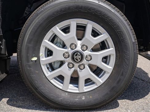 New 2025 Toyota Tacoma SR5 image 12