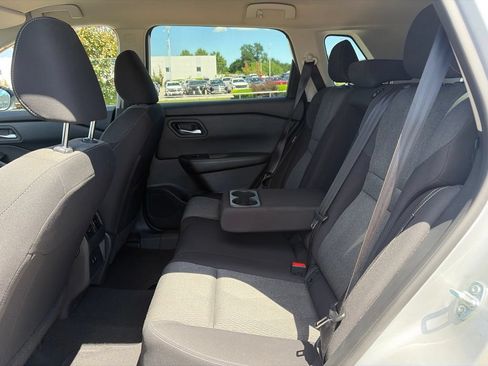 Used 2024 Nissan Rogue SV AWD/4WD image 39