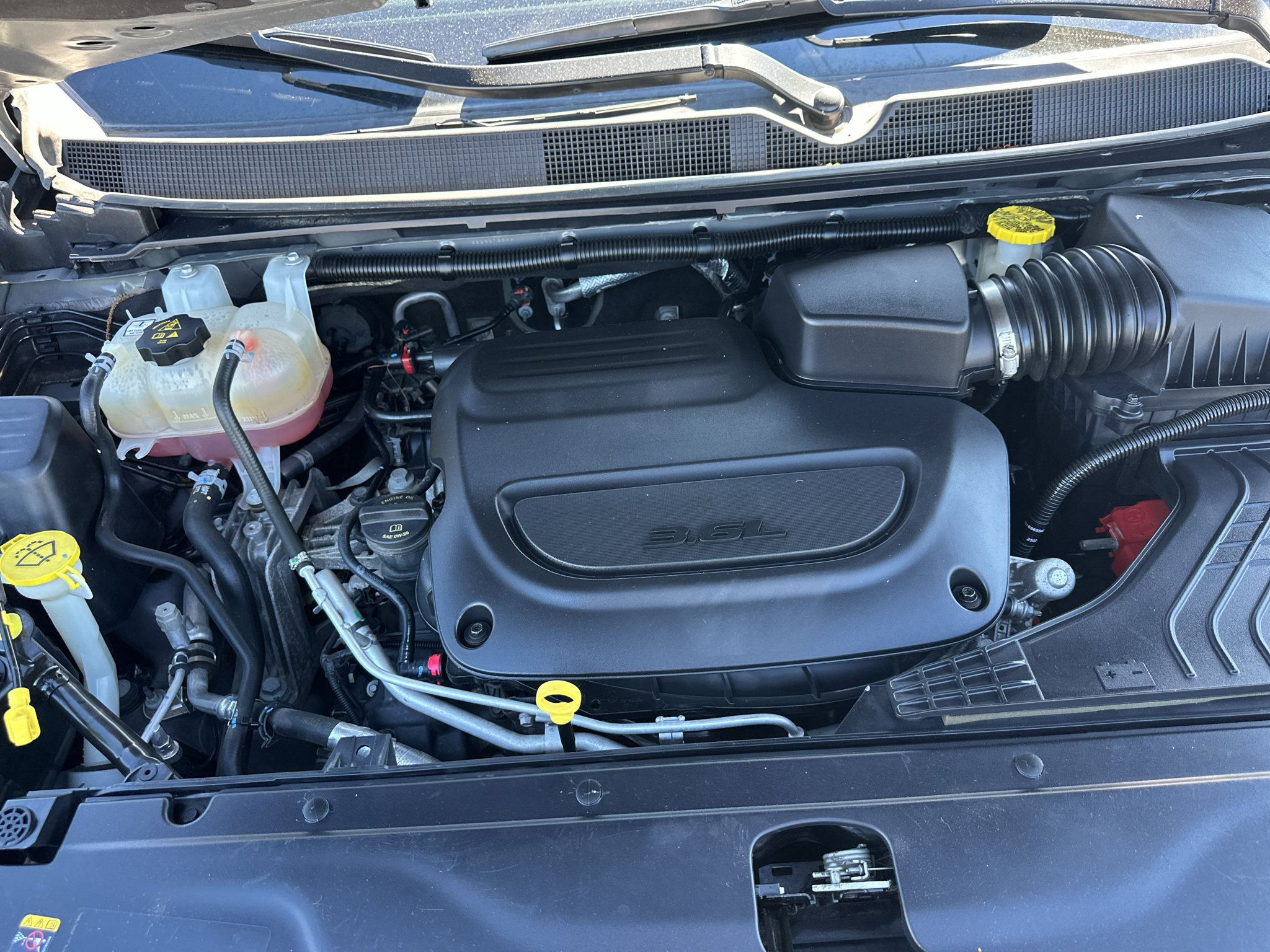 Used 2022 Chrysler Pacifica Touring-L FWD image 16