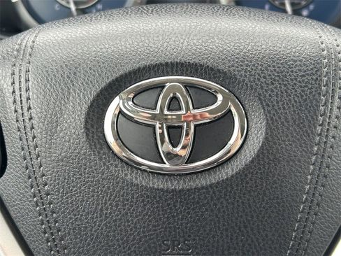 Used 2018 Toyota Sienna XLE w/ XLE Navigation Package image 38