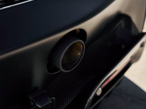 Used 2023 Ferrari SF90 Stradale image 18