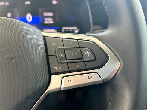 Certified 2025 Volkswagen Jetta SE FWD image 16
