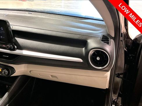 Used 2022 Kia Forte LXS w/ LXS Technology Package FWD image 15