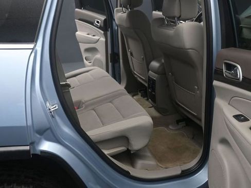 Used 2012 Jeep Grand Cherokee Laredo RWD image 19