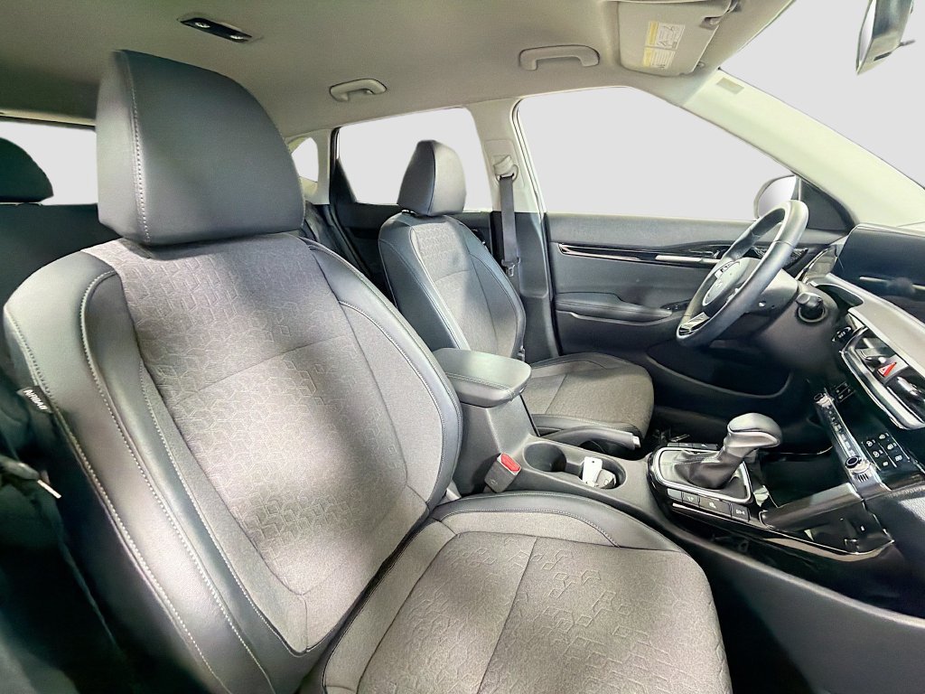 Used 2025 Kia Seltos S AWD/4WD image 29