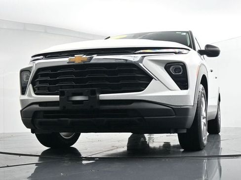 Used 2024 Chevrolet TrailBlazer LS w/ LS Convenience Package AWD/4WD image 29